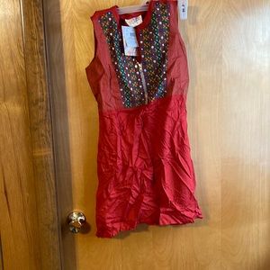 Beautiful Mother Earth Top  NWT